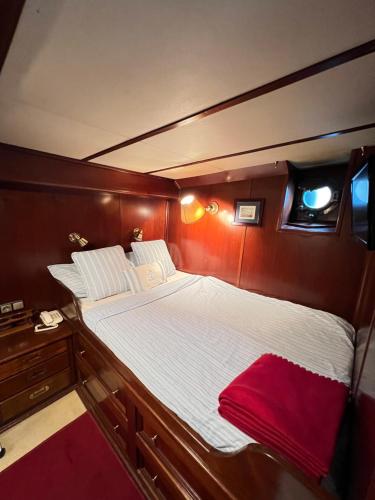 a large bed in the back of a boat at Southern Cross in Barcelona