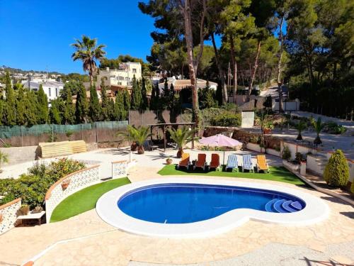 Πισίνα στο ή κοντά στο Private/separate floor apartment in a villa near beach
