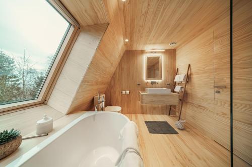 Salle de bains dans l'établissement Strajerii Verzi