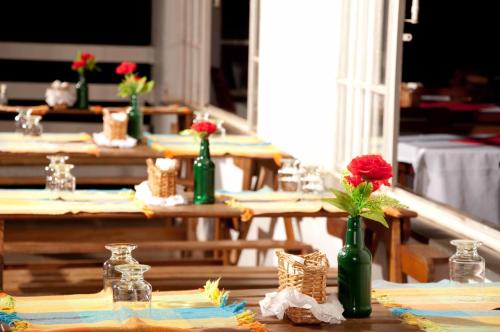 ห้องอาหารหรือที่รับประทานอาหารของ Hotel Fazenda Vale Amanhecer