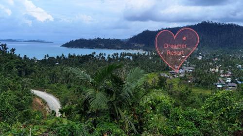 a heart shaped sign in the middle of a mountain at Dreamer Resort in San Vicente