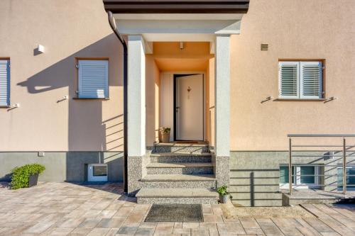 Gallery image of Holiday House Sunrise in Bale