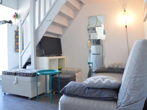 Appartement rénové 2 pièces + mezzanine, piscine, parking, proche plage - FR-1-229B-72