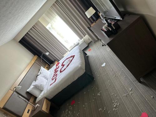 Letto o letti in una camera di Country Inn & Suites by Radisson, Fairborn South, OH