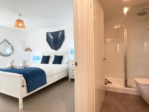 Ένα μπάνιο στο A Seaside Hideaway in Central Penzance Location