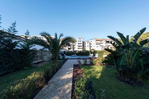 Exotic Flat with Shared Pool & Garden