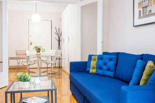 F & B Collection - Flat for 4