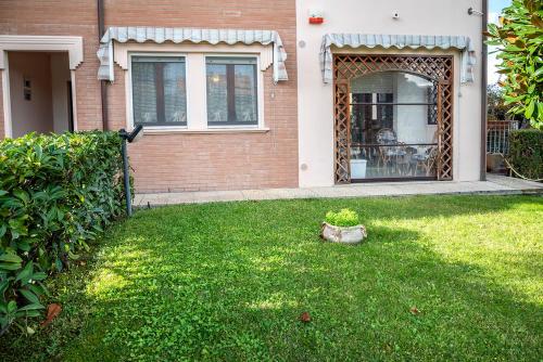 SE037 - Senigallia, affascinante villetta con giardino
