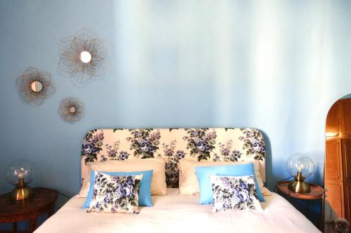 Floral Florence ~ Colorful Gem in Historic Center!