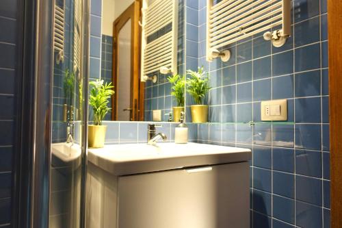 Floral Florence ~ Colorful Gem in Historic Center!
