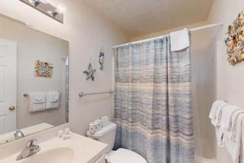 Un baño de Breakwater Beach