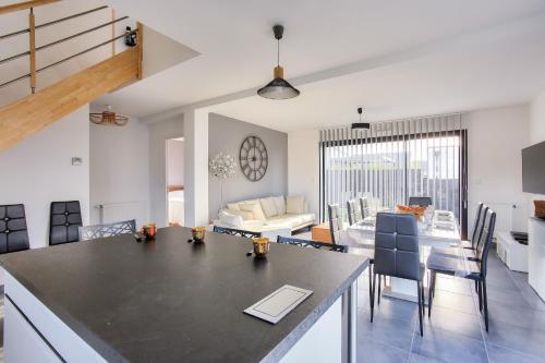 Ecrin de modernite a St-Alban – Photos 3
