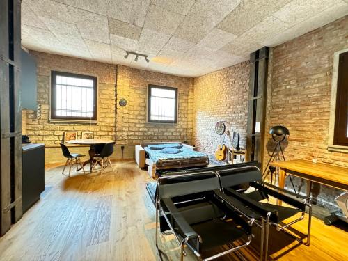 LUXURY WOOD LOFT