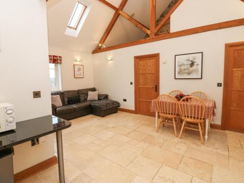 Sutton Newbold Cottage – Photos 3