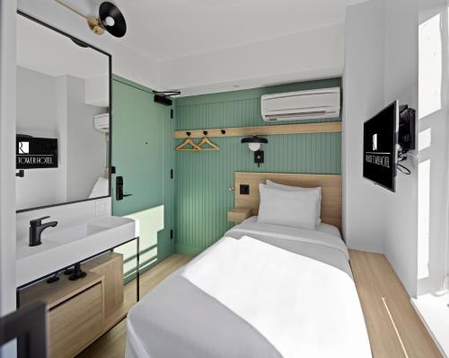 Riverside Tower Hotel Image