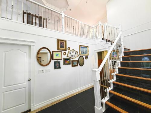 New listing Sale! Vintage Duplex Art Retreat