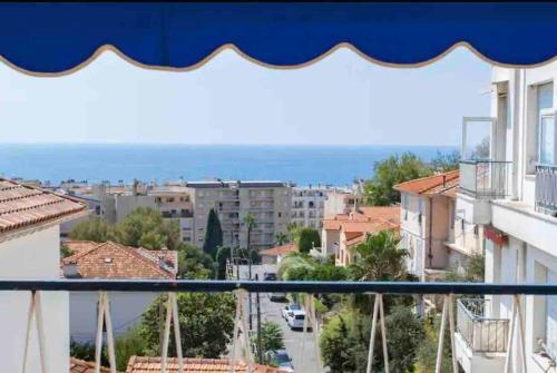 Nice 2P Vue Mer- 5min plage, Terrasse, AC, Parking