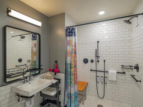 Moxy Phoenix Downtown Image