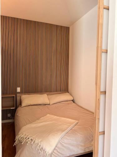 een kleine slaapkamer met 2 stapelbedden bij Rhodania Boutique Hôtel in Genève