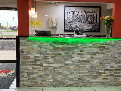 Gambar di galeri bagi Super 8 by Wyndham Moberly MO di Moberly