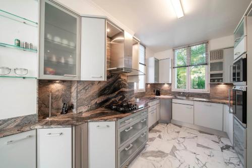 REF 1981 - Cannes Center - Particular town house for rent