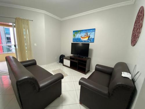 3430 apto 3 quartos na meia praia