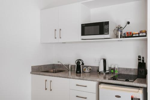 Una cocina o cocineta en Rolleston Motel Thames - Wenzel Motels