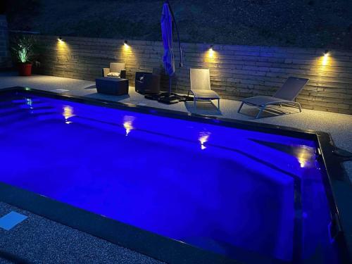 Photo de la galerie de l'établissement Gite avec spa privatif*, à Saint-Symphorien-les-Buttes