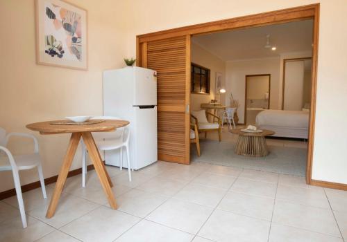 Ruang duduk di Latitude 17 - Suite 1