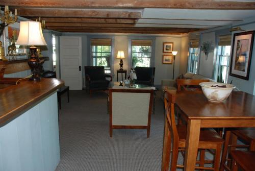 Gambar di galeri bagi Follansbee Inn di North Sutton
