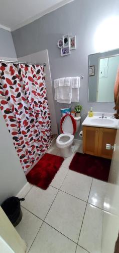 Vonios kambarys apgyvendinimo įstaigoje Finest Accommodation Jacaranda #528 Stem St Catherine