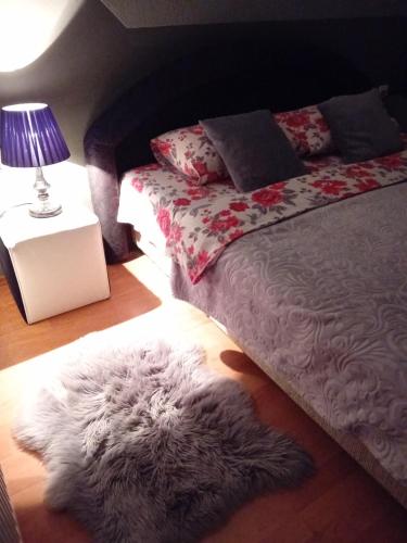 Apartmani Lazaroにあるベッド
