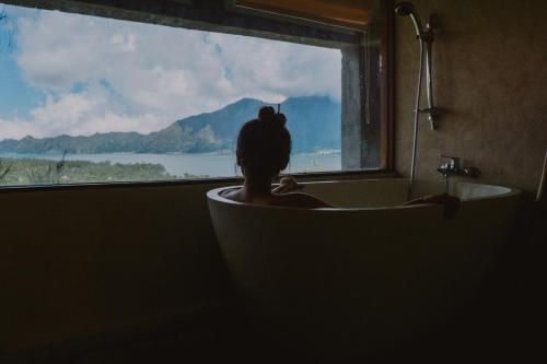 Pemandangan gunung umum atau pemandangan gunung yang diambil dari perkhemahan mewah