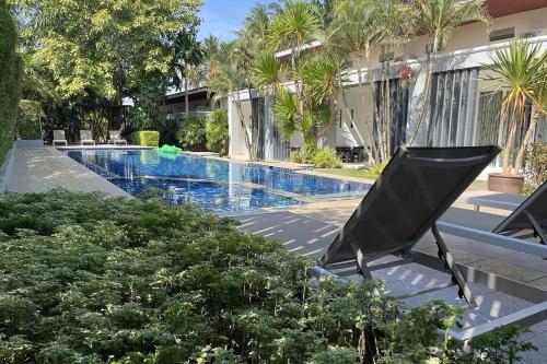 Bazén v ubytování The Fong Krabi resort nebo v jeho okolí