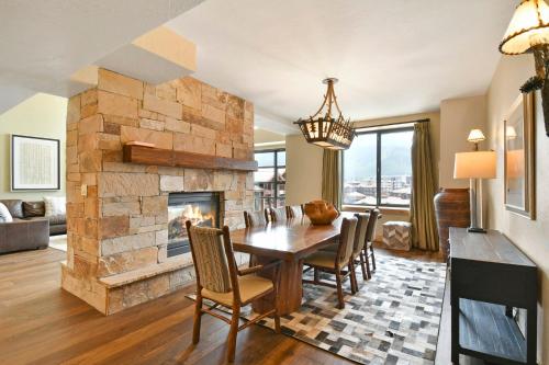 Grand Summit Lodge by Park City - Canyons Villageにあるシーティングエリア