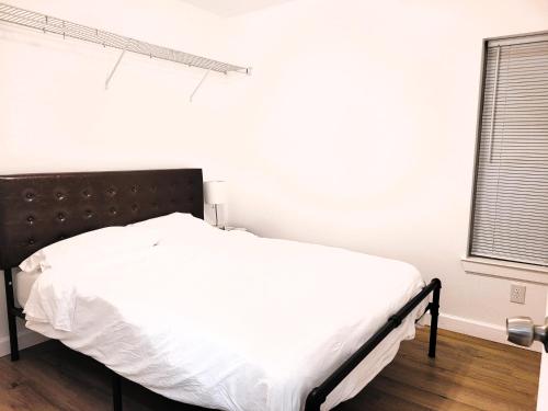 Gallery image of One room in a renovated duplex house near FSU in Tallahassee