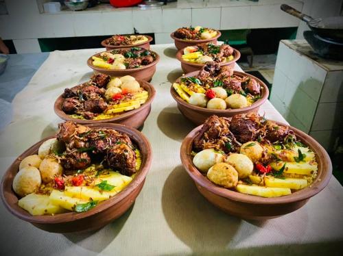 อาหารกลางวันและ/หรืออาหารเย็นซึ่งให้บริการแก่ผู้เข้าพักที่ Himawwa Residency Pinnawala