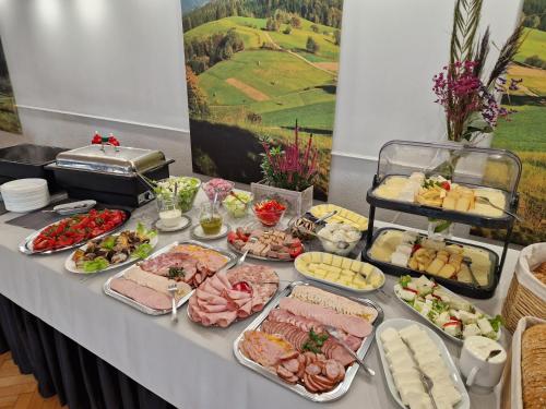 Еда / где поесть недалеко от курортного отеля