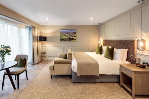 Cama o camas de una habitación en The Coniston Hotel Country Estate & Spa - Skipton