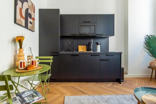 302b Beautiful studio refurbished Downtown / Ac photo 9