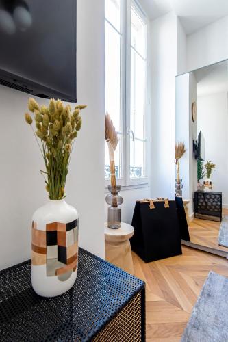 302b Beautiful studio refurbished Downtown / Ac photo 18