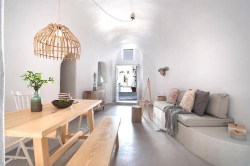 Sail Away House in Megalochori