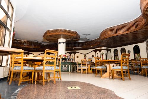 Turquoise Beach Hotelにあるレストランまたは飲食店