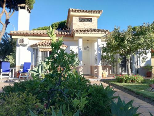 Beach house near Tennis Club La Barrosa