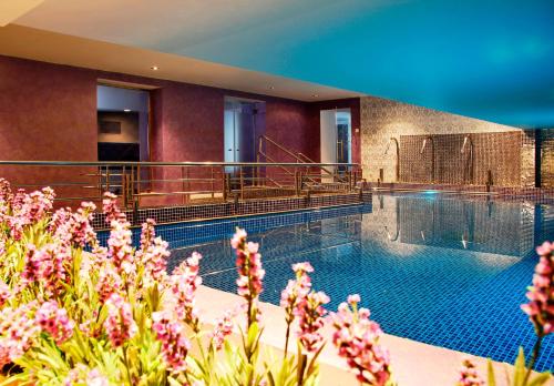 Бассейн в Hotel Palace или поблизости