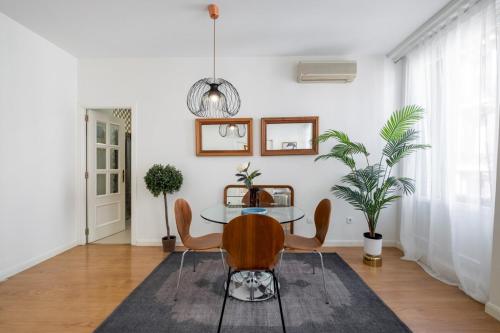 Cozy and bright- 1BED 1BATH- City center