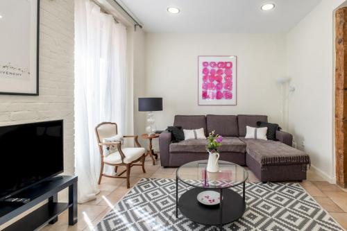 Modern and bright- 1bedroom 1bathroom- Downtown