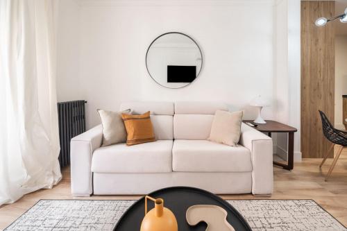 Bright and Stylish-2Bedrooms 1Bathroom-Plza España