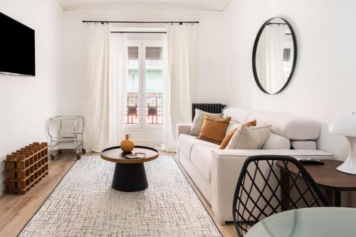 Bright and Stylish-2Bedrooms 1Bathroom-Plza España