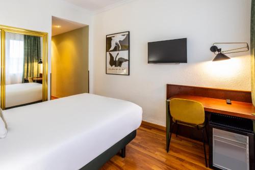 Кровать или кровати в номере Hotel Casón del Tormes by HappyCulture